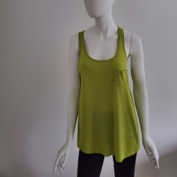 Uniqlo Tops (Bundle of 6) - Picture 3 of 6